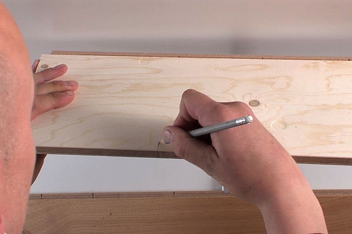 Position des Clips auf der Rückseite Anzeichnen