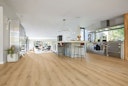 Vorschaubild MEISTER Designboden MeisterDesign. comfort DD 600 S 1287 x 220 x 9 mm 7120 Turmeiche creme Porensynchron-Struktur