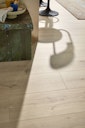 Vorschaubild MEISTER Designboden MeisterDesign. comfort DD 600 S 1287 x 220 x 9 mm 7119 Turmeiche cremeweiß Porensynchron-Struktur