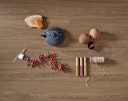 Vorschaubild HANDMUSTER MEISTER Designboden MeisterDesign. comfort DL 600 S 7134 Princess Oak dunkel Porensynchron-Struktur