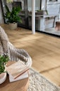 Vorschaubild MEISTER Designboden MeisterDesign. comfort DD 600 S 1287 x 220 x 9 mm 7120 Turmeiche creme Porensynchron-Struktur