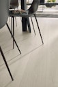 Vorschaubild HANDMUSTER MEISTER Designboden MeisterDesign. comfort DL 600 S 7124 Eiche mountain white Porensynchron-Struktur