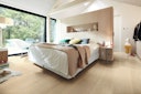 Vorschaubild MEISTER Lindura-Holzboden HD 400 (EasyStep SF - B-Ware) | ultramattlackiert 2200 mm x 270 mm Eiche natur champagner gebürstet 8922 - 2200 mm - 2. Wahl