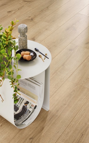 MEISTER Designboden MeisterDesign. comfort DD 600 S 1287 x 220 x 9 mm 7120 Turmeiche creme Porensynchron-Struktur
