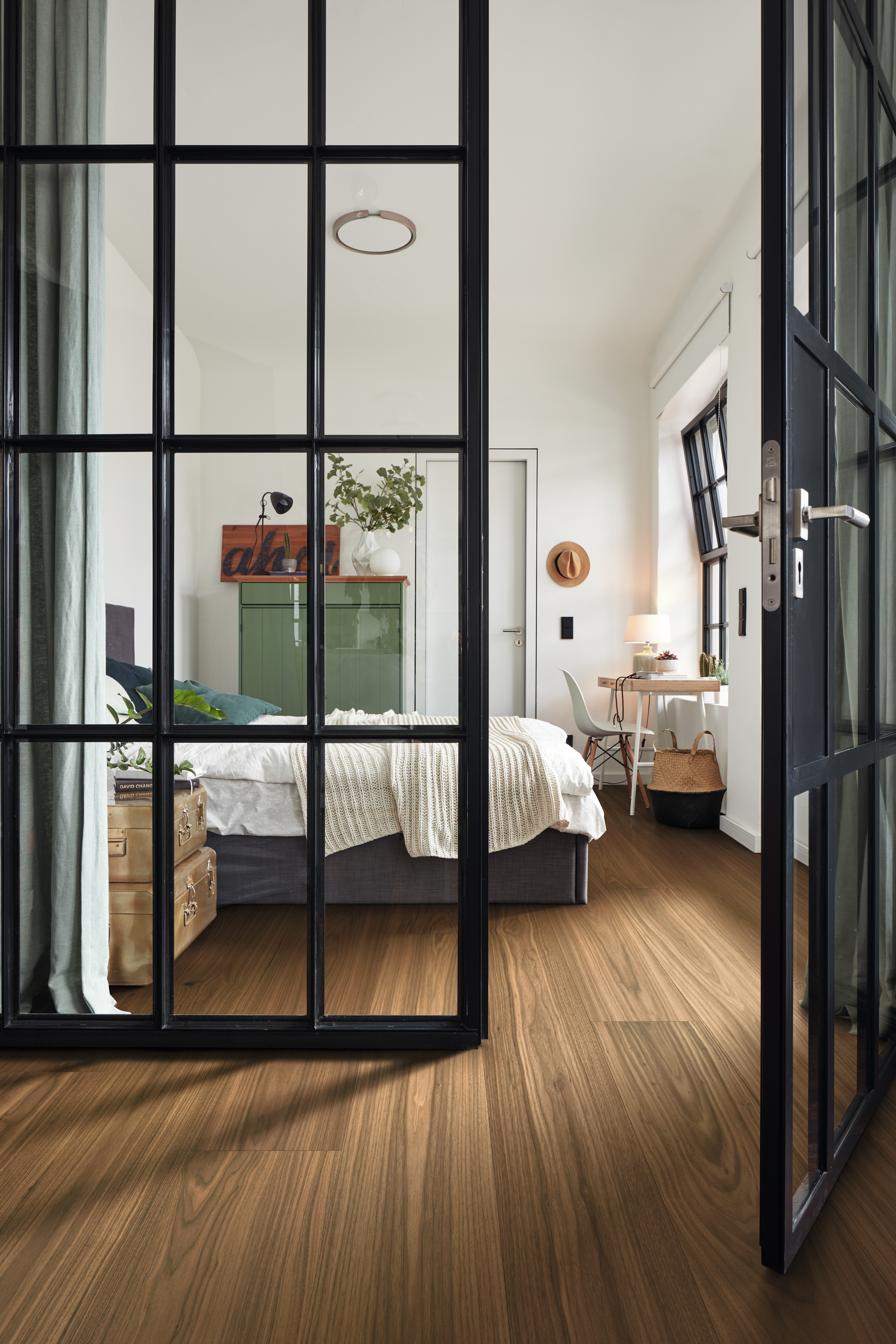 MEISTER Lindura-Holzboden HD 400 Eiche Nussbaum amerikanisch lebhaft 8912 - ultramattlackiert 5G Dry®